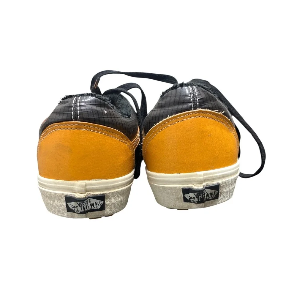 Vans Old Skool MTE Mens 9 Womens 10.5 Orange Black Leather Fleece Lined Sneakers